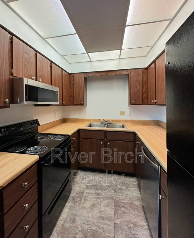 Apartment for rent at 525 E Pine St #4, Springfield, IL 62703