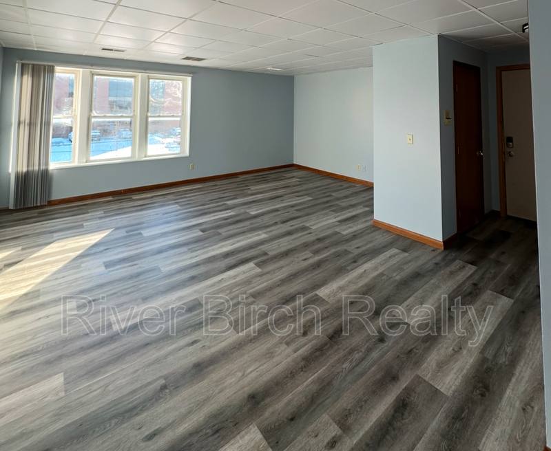 Apartment for rent at 525 E Pine St #4, Springfield, IL 62703