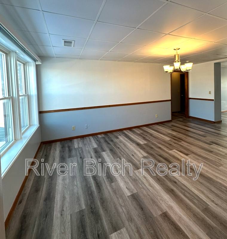 Apartment for rent at 525 E Pine St #4, Springfield, IL 62703