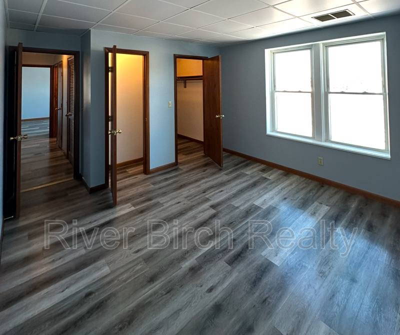 Apartment for rent at 525 E Pine St #4, Springfield, IL 62703