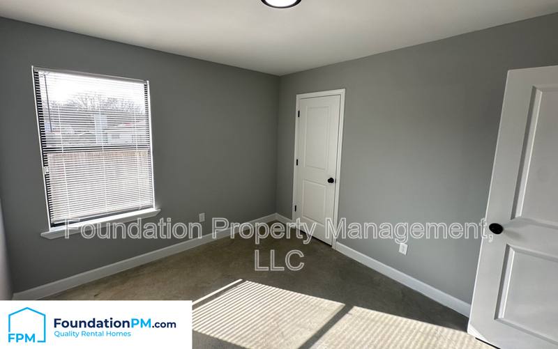 House for rent at 555 Monteagle Dr, Memphis, TN 38109