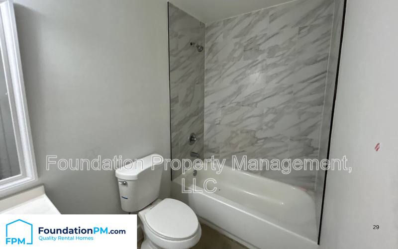 House for rent at 555 Monteagle Dr, Memphis, TN 38109