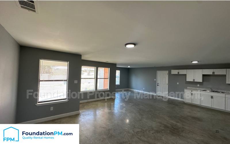 House for rent at 555 Monteagle Dr, Memphis, TN 38109