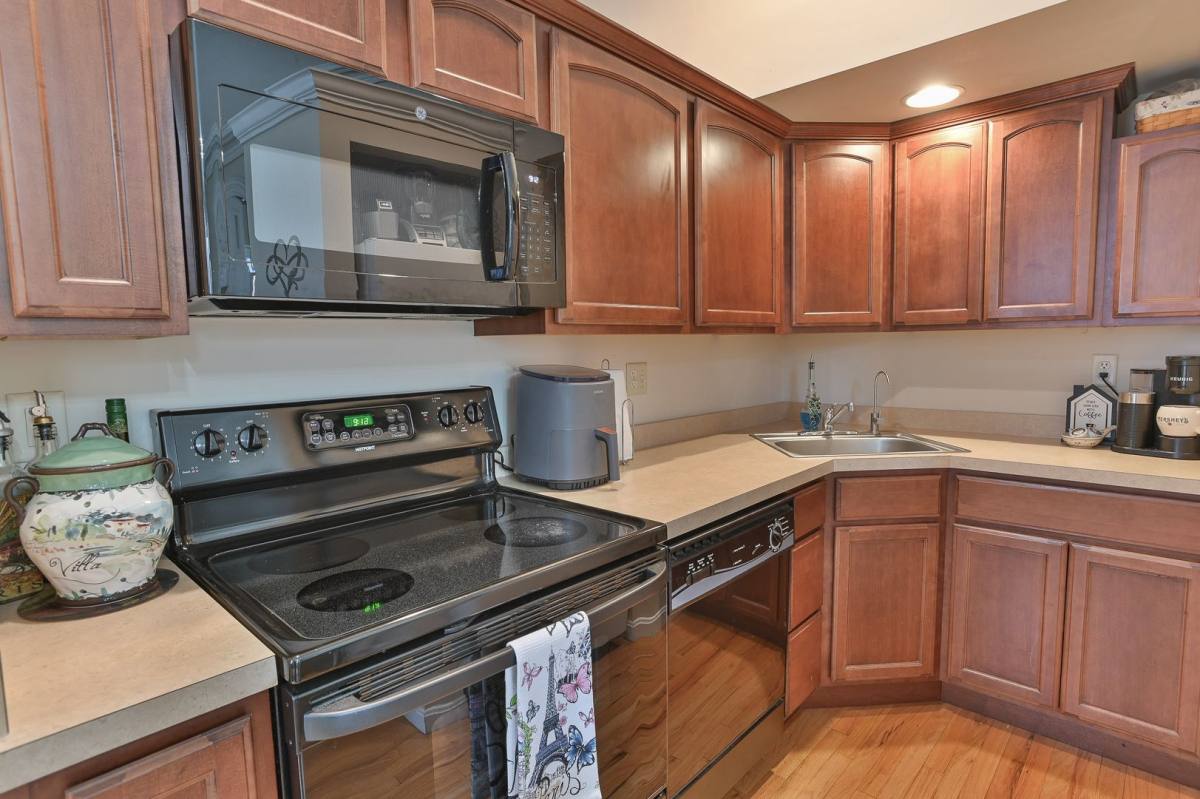 Apartment for rent at 506 W Main St, Mechanicsburg, PA 17055