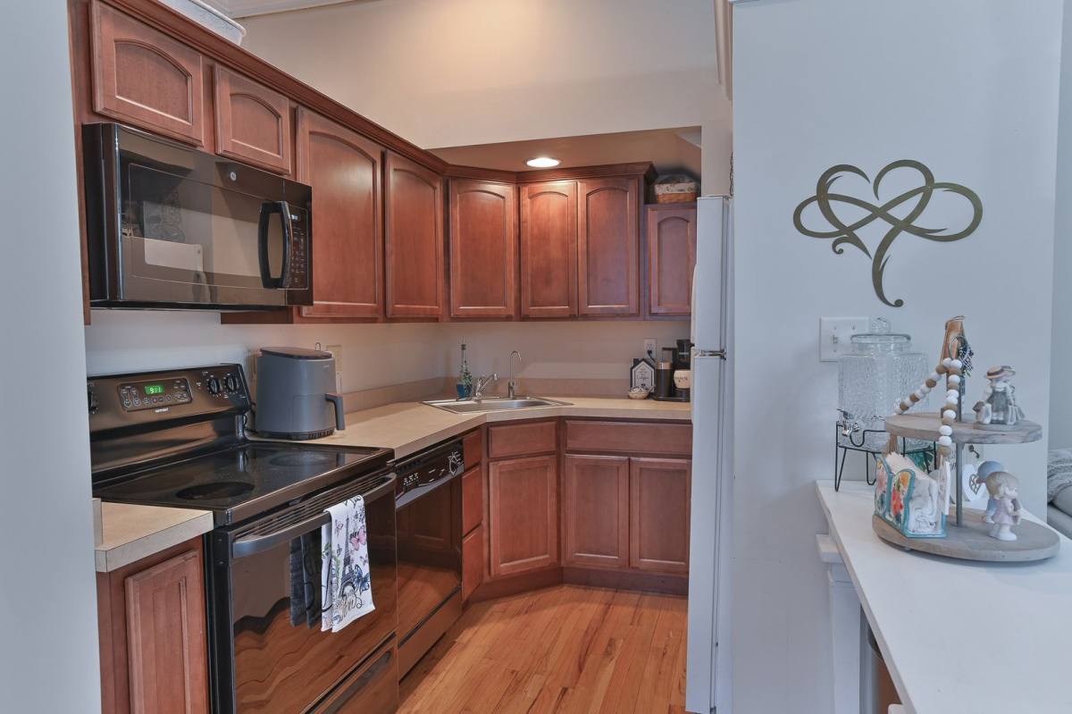 Apartment for rent at 506 W Main St, Mechanicsburg, PA 17055
