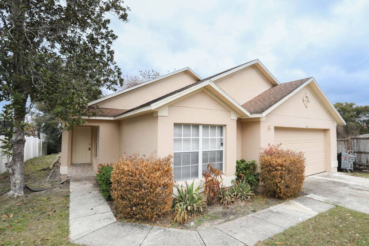 House for rent at 647 Falling Oak Cove, Apopka, FL 32703