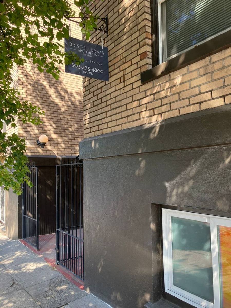 Apartment for rent at 1809 SE Hawthorne Blvd, Portland, OR 97214