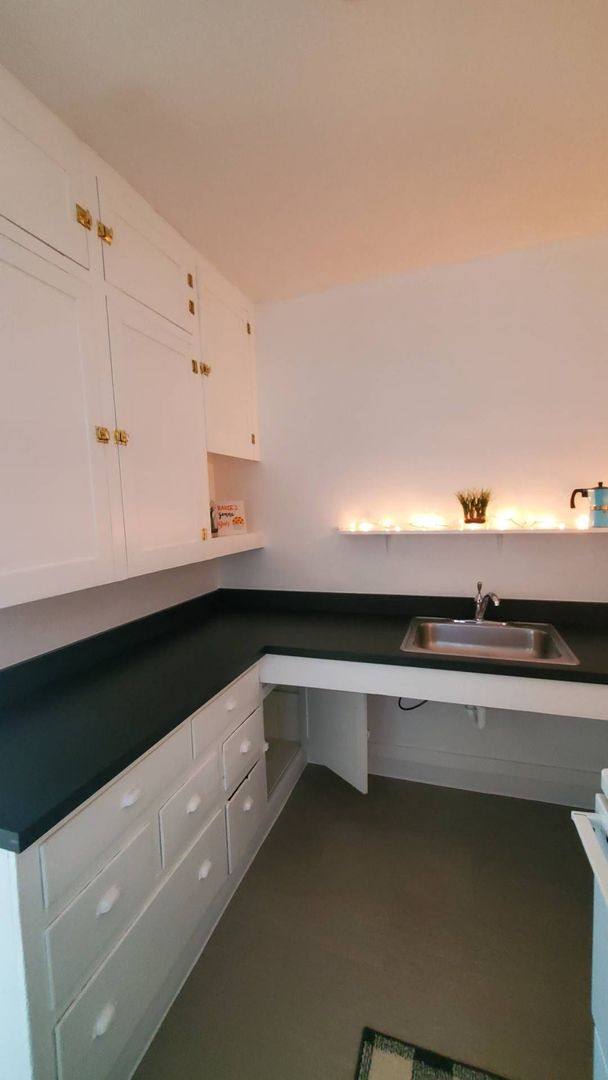 Apartment for rent at 1809 SE Hawthorne Blvd, Portland, OR 97214