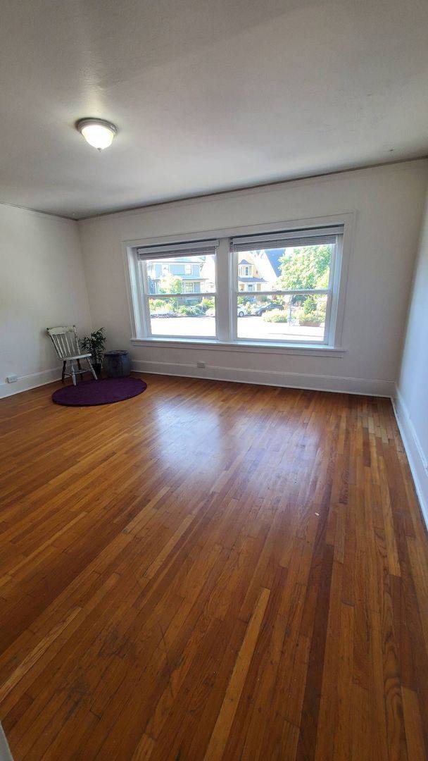 Apartment for rent at 1809 SE Hawthorne Blvd, Portland, OR 97214