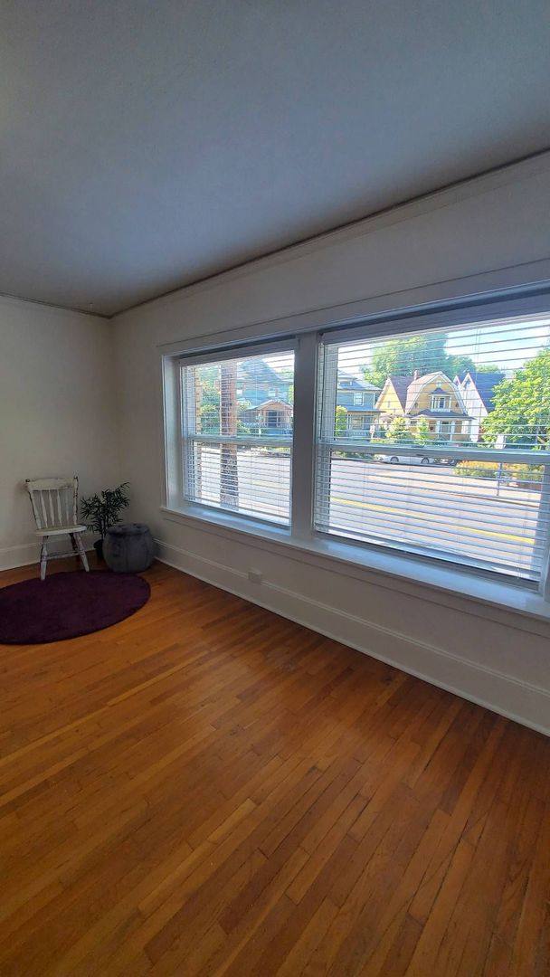 Apartment for rent at 1809 SE Hawthorne Blvd, Portland, OR 97214