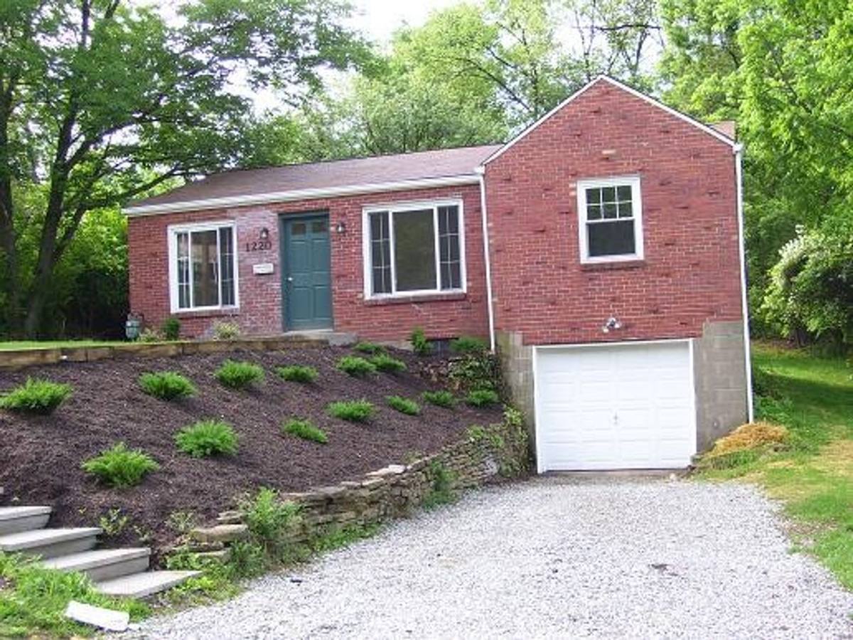 House for rent at 1220 Colonial Lane, Bethel Park, PA 15102