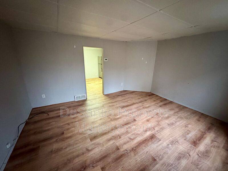 Apartment for rent at 474 Spang Ave, Leechburg, PA 15656