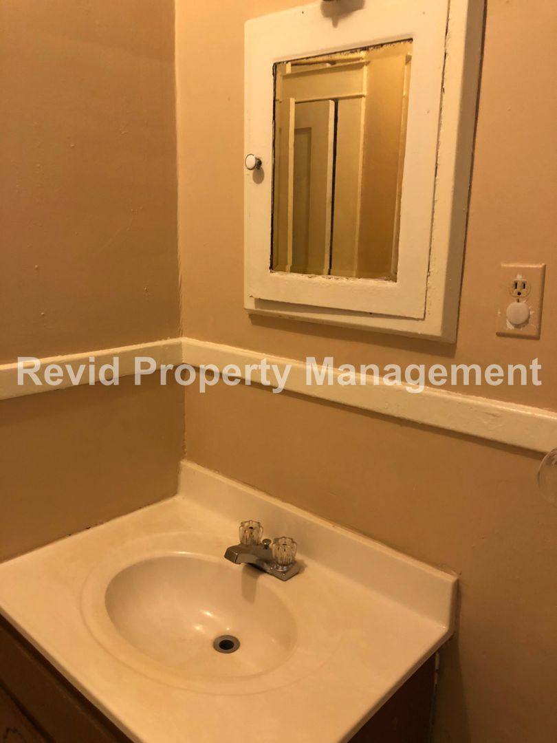 Apartment for rent at 1536 Tutwiler Ave, Memphis, TN 38107