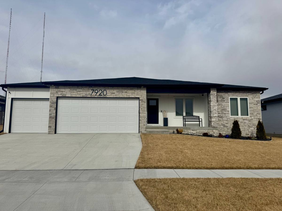 House for rent at 7920 Patrick Ave, Lincoln, NE 68516
