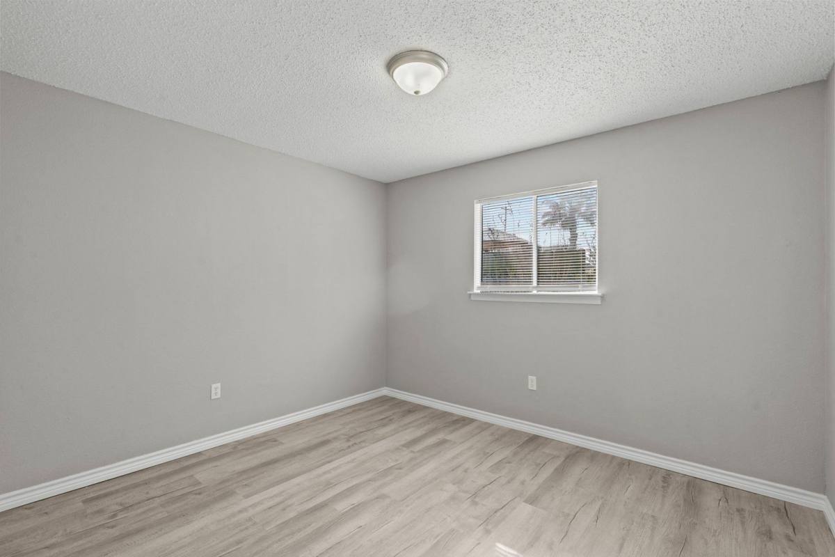 Apartment for rent at 911 Ave K, Galveston, TX 77550