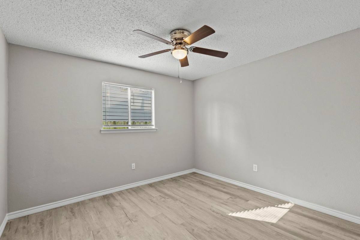 Apartment for rent at 911 Ave K, Galveston, TX 77550
