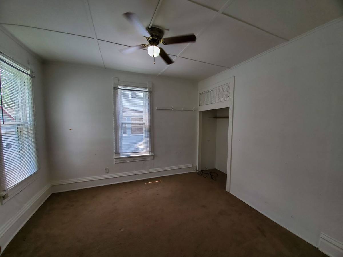 Apartment for rent at 2512 Walnut St, Cedar Falls, IA 50613