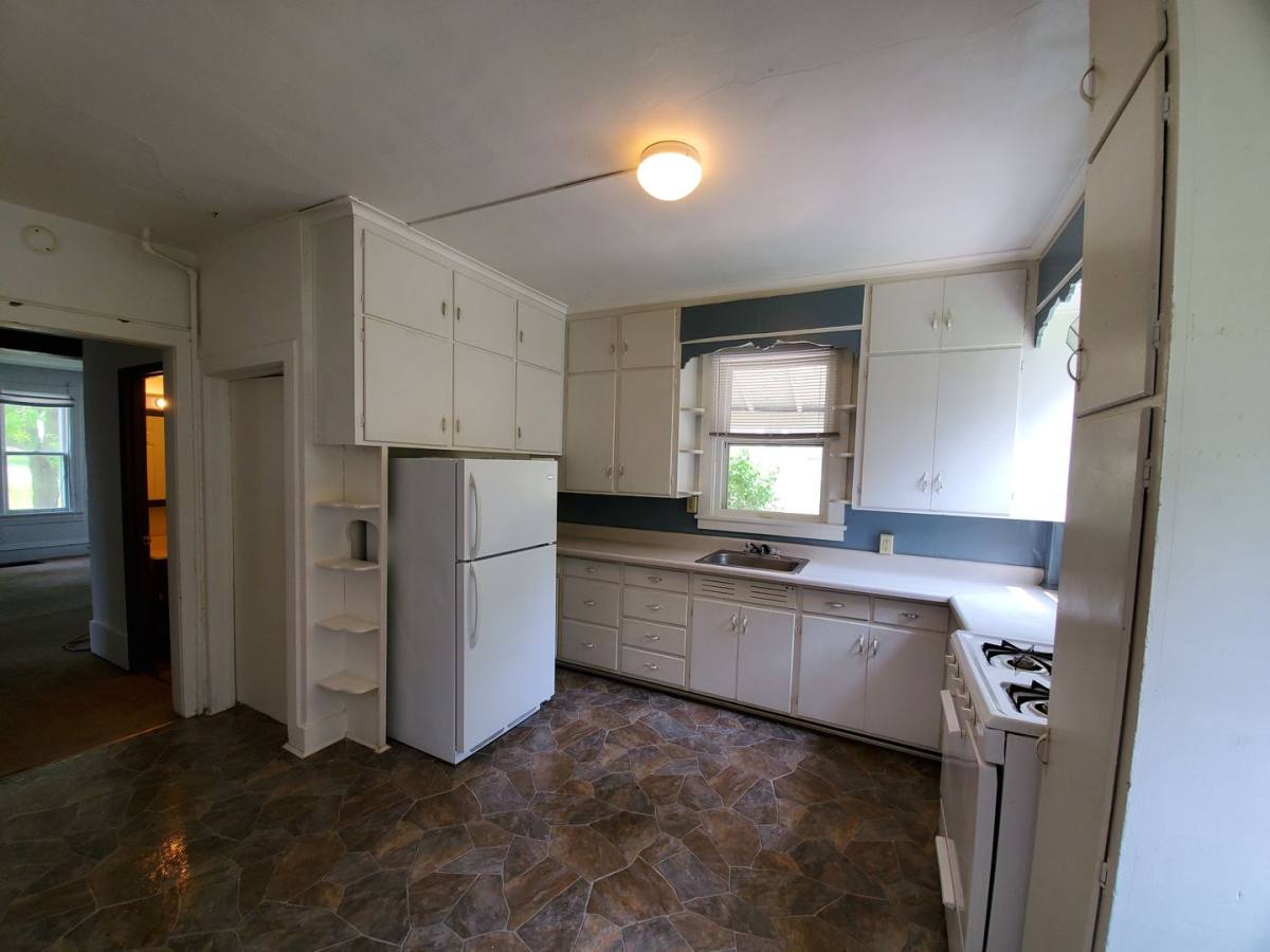 Apartment for rent at 2512 Walnut St, Cedar Falls, IA 50613