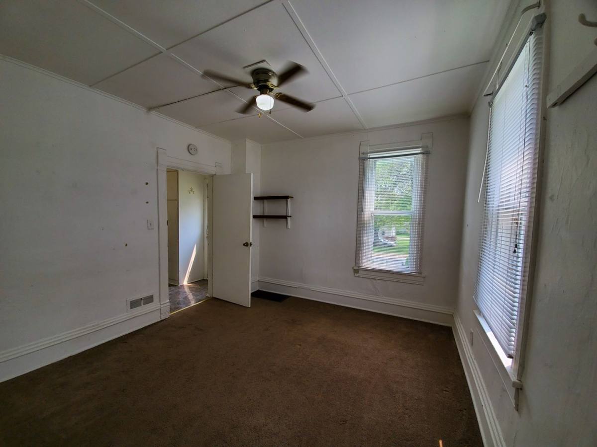 Apartment for rent at 2512 Walnut St, Cedar Falls, IA 50613