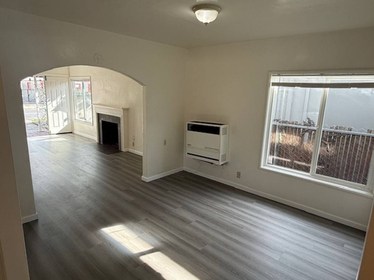 Apartment for rent at 317 45th St, Richmond, CA 94805