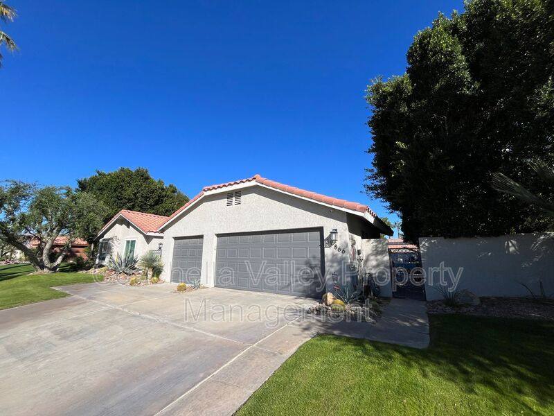 House for rent at 39866 Newcastle Dr, Palm Desert, CA 92211