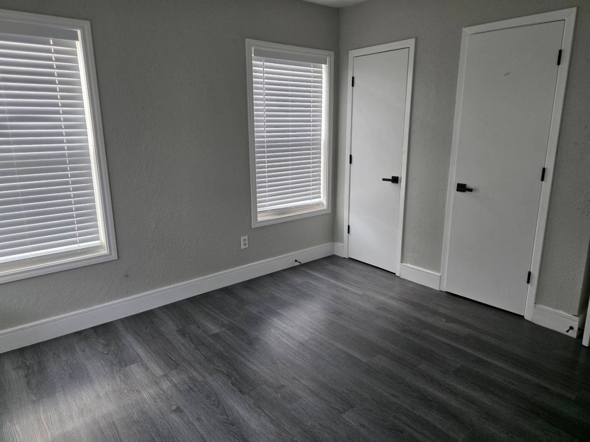 Apartment for rent at 219 SE 13th St, Grand Prairie, TX 75051