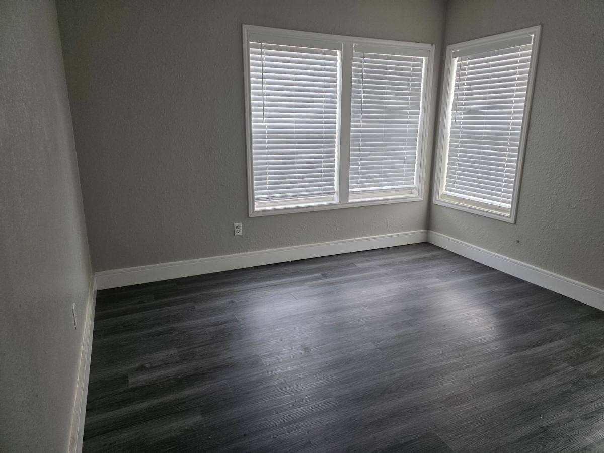 Apartment for rent at 219 SE 13th St, Grand Prairie, TX 75051