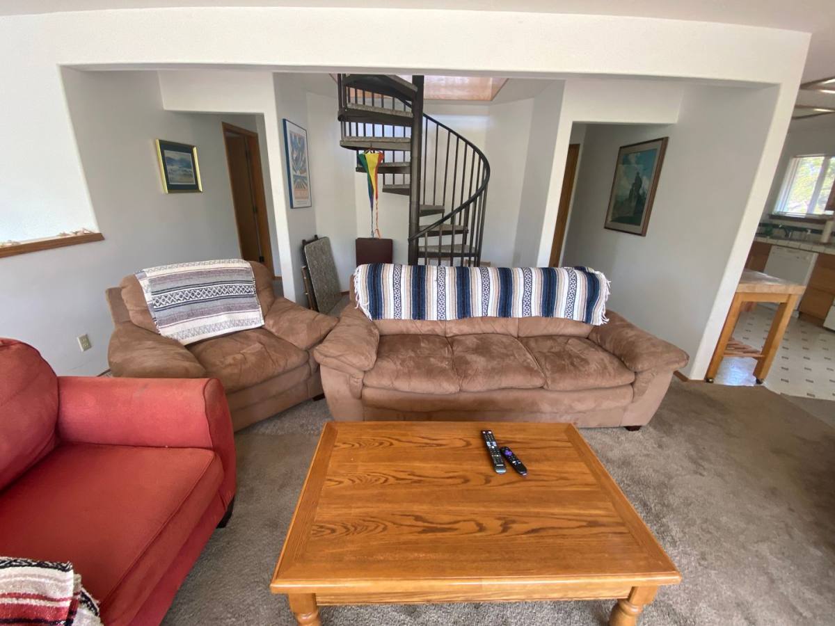 House for rent at 305 6th St NW, Long Beach, WA 98631