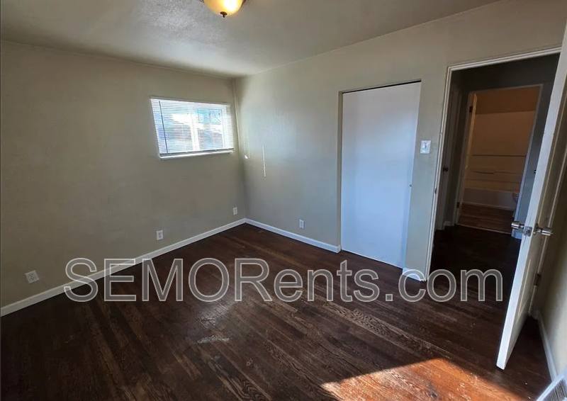 House for rent at 117 Glen Garry Rd, Saint Louis, MO 63137