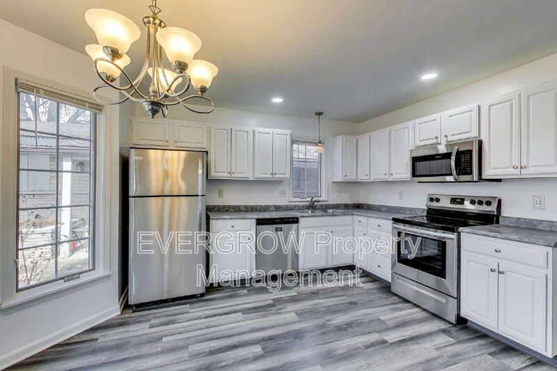 Apartment for rent at 142 N 7th Ave, Beech Grove, IN 46107