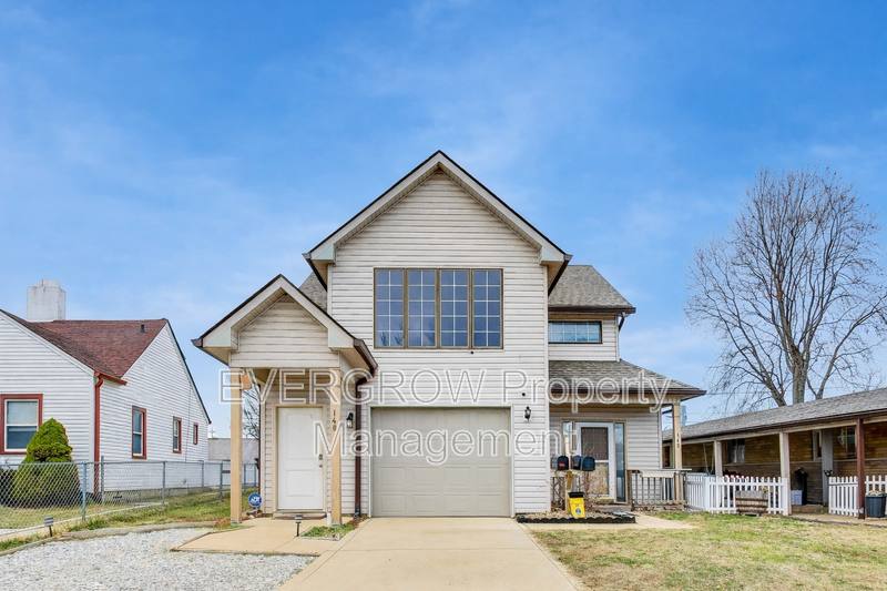 Apartment for rent at 142 N 7th Ave, Beech Grove, IN 46107