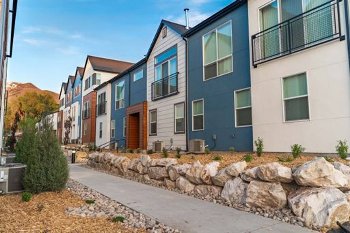 Townhouse for rent at 580 39th St, Ogden, UT 84403