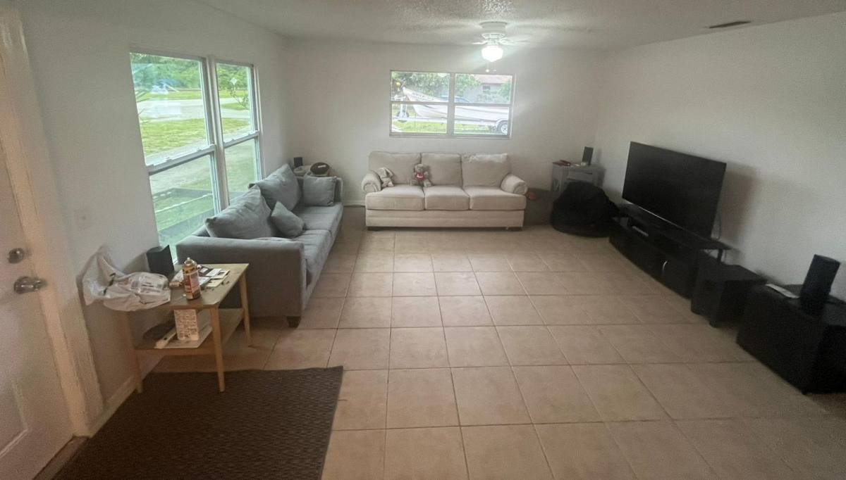 Apartment for rent at 6080 N Dixie Highway, Boca Raton, FL 33487