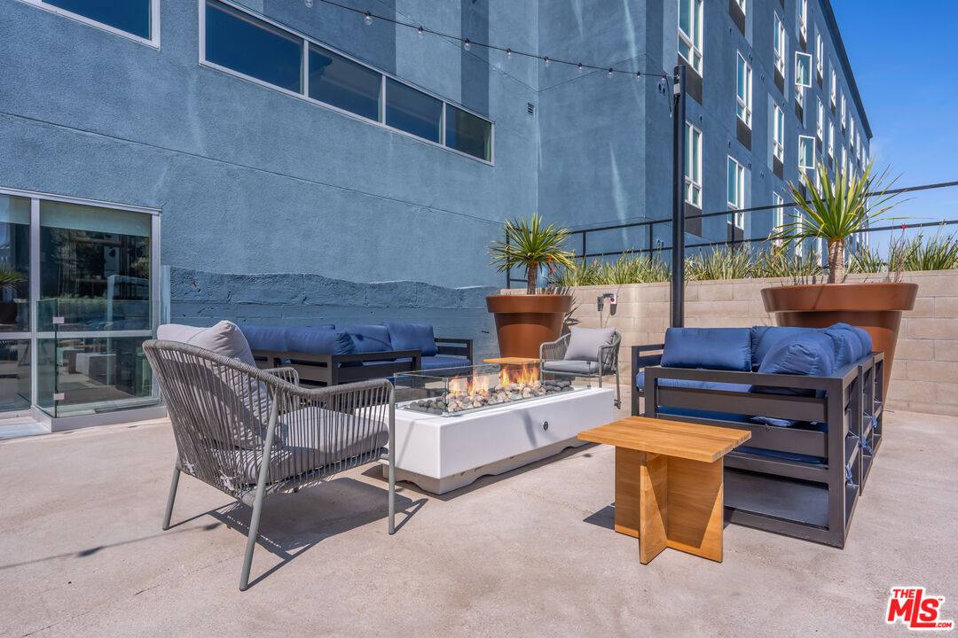Apartment for rent at 800 Western Ave #727, Los Angeles, CA 90005