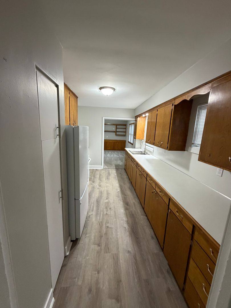 Apartment for rent at 1913 Stirling Ave, Lansing, MI 48910