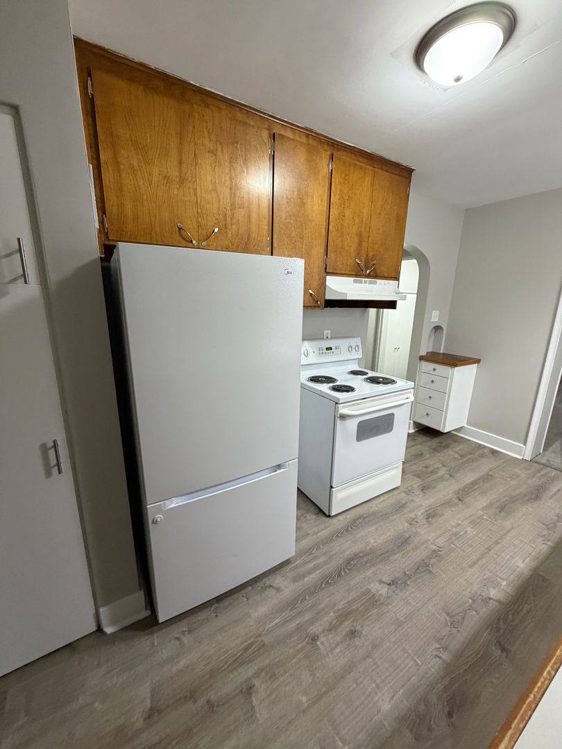 Apartment for rent at 1913 Stirling Ave, Lansing, MI 48910