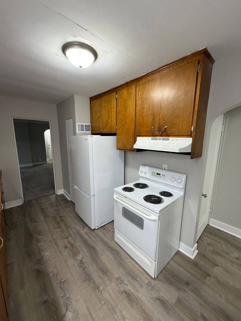 Apartment for rent at 1913 Stirling Ave, Lansing, MI 48910