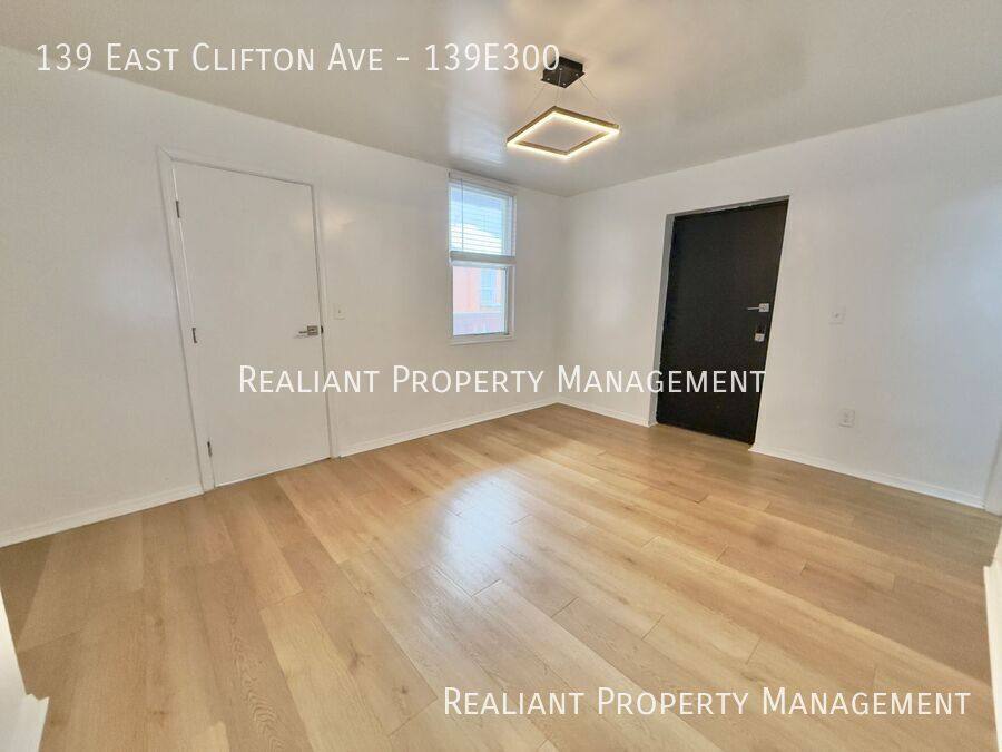Apartment for rent at 139 E Clifton Ave #139E300, Cincinnati, OH 45202