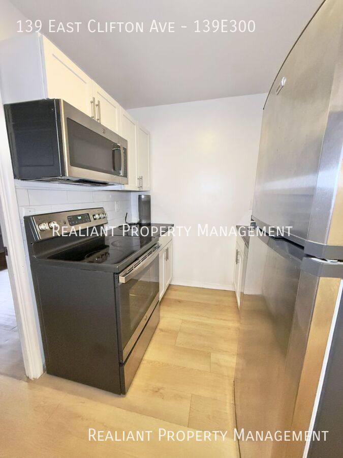 Apartment for rent at 139 E Clifton Ave #139E300, Cincinnati, OH 45202