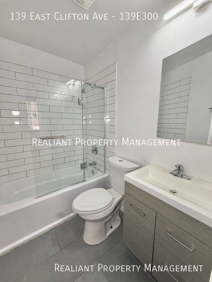 Apartment for rent at 139 E Clifton Ave #139E300, Cincinnati, OH 45202
