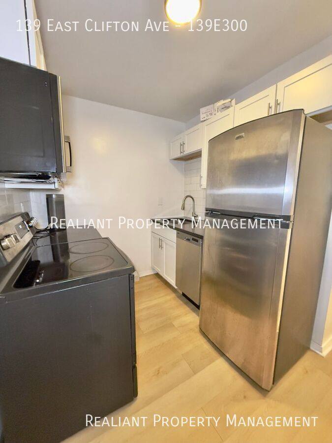 Apartment for rent at 139 E Clifton Ave #139E300, Cincinnati, OH 45202