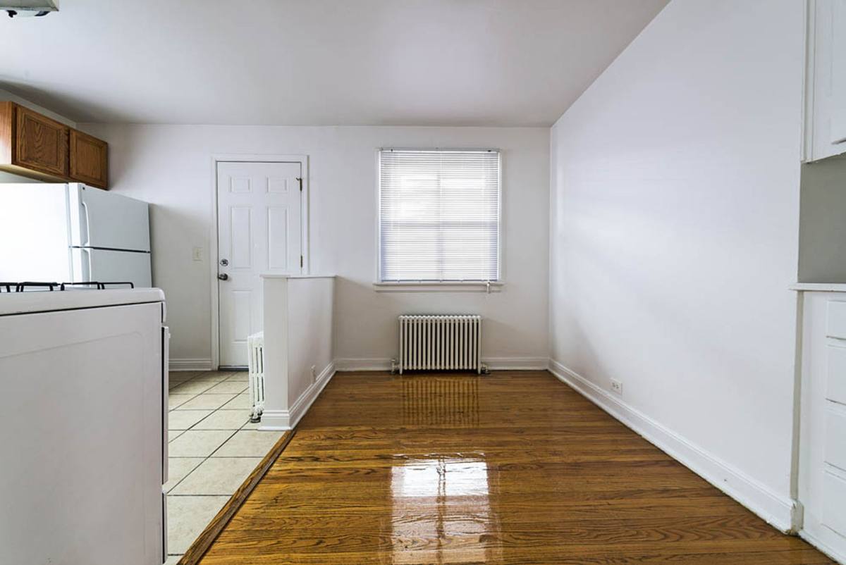 Apartment for rent at 8259 S Maryland, Chicago, IL 60619