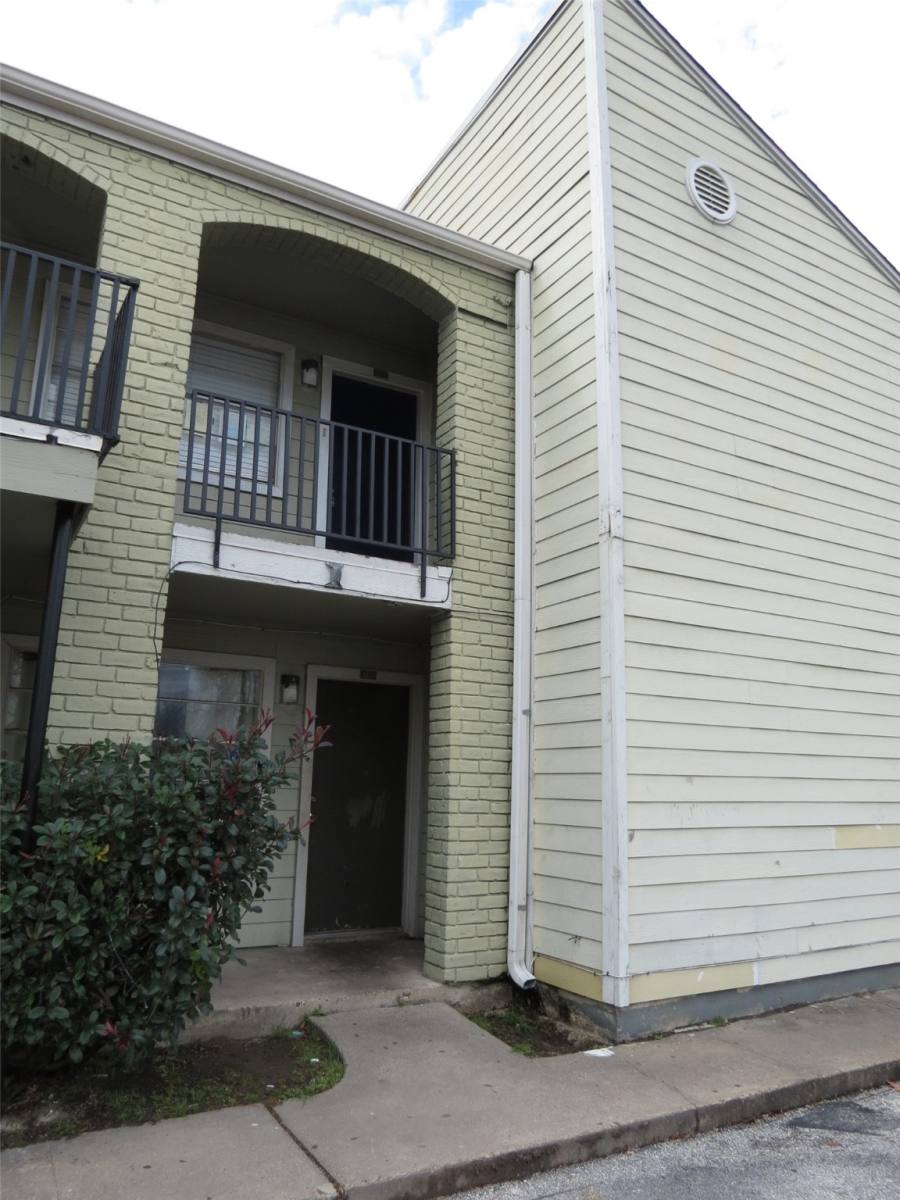 Condo for rent at 6200 W Tidwell Rd #1002, Houston, TX 77092