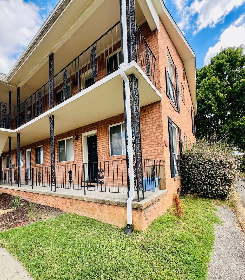 Apartment for rent at 217 Mountain Avenue, SW, Roanoke, VA 24016