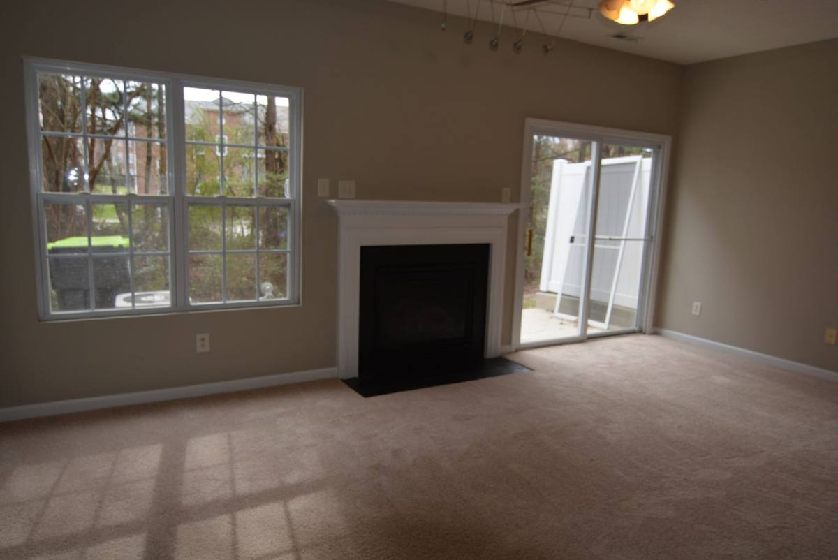 House for rent at 25 Edgebrook Circle, Durham, NC 27703