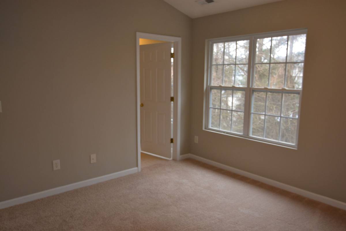 House for rent at 25 Edgebrook Circle, Durham, NC 27703