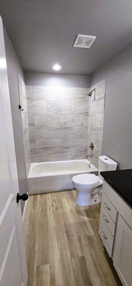 Apartment for rent at 9114 Royal Lane, Woodway, TX 76712