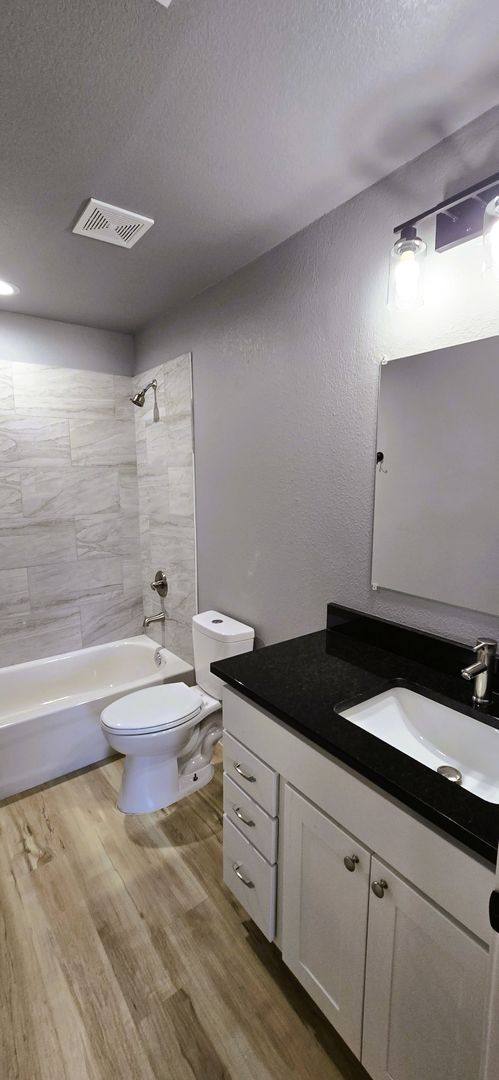 Apartment for rent at 9114 Royal Lane, Woodway, TX 76712