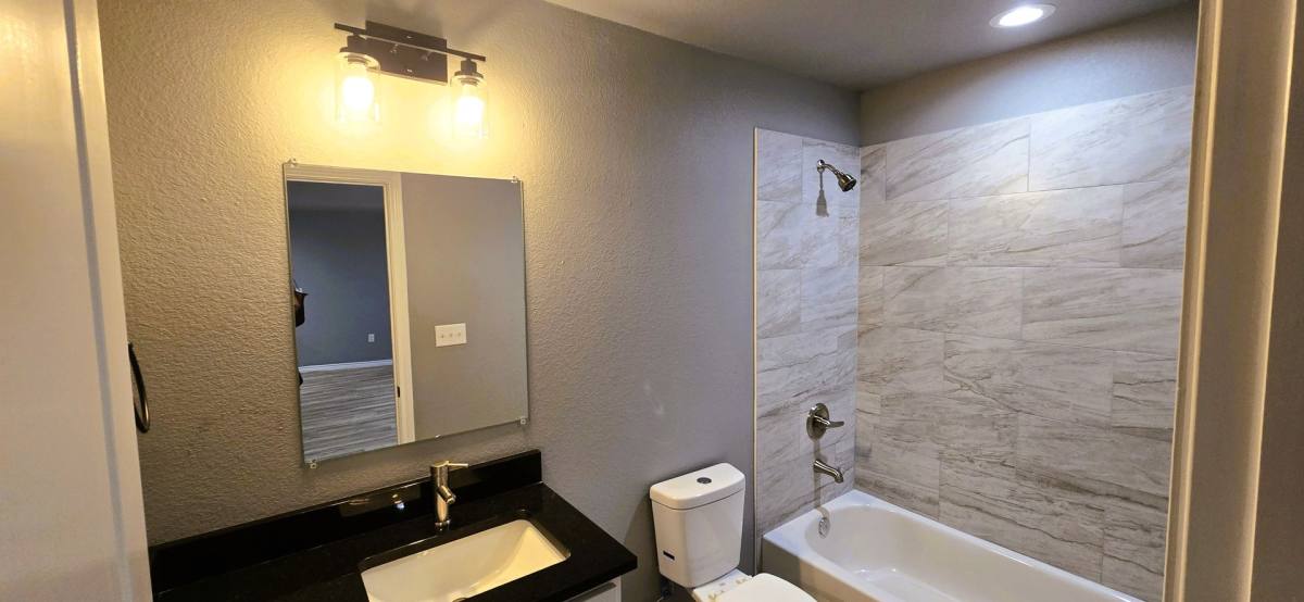 Apartment for rent at 9114 Royal Lane, Woodway, TX 76712