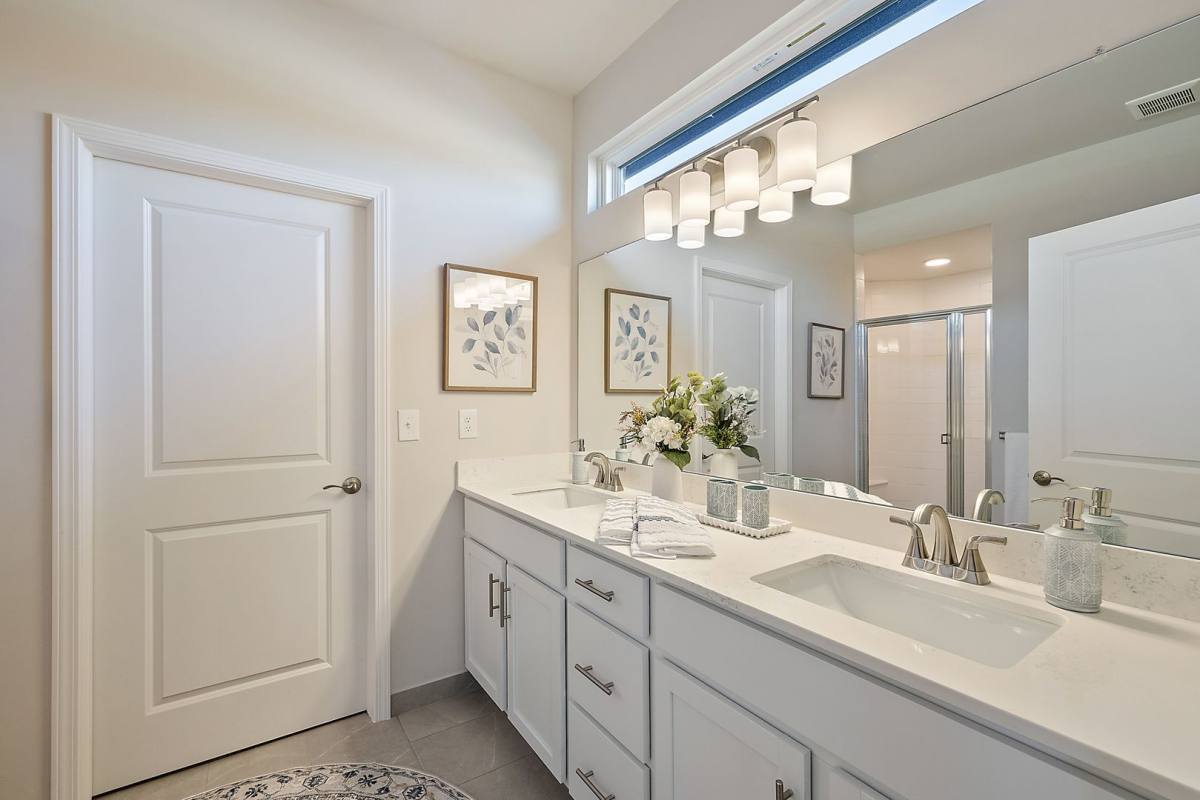 Townhouse for rent at 17912 Galleria Lane, Clinton Township, MI 48038